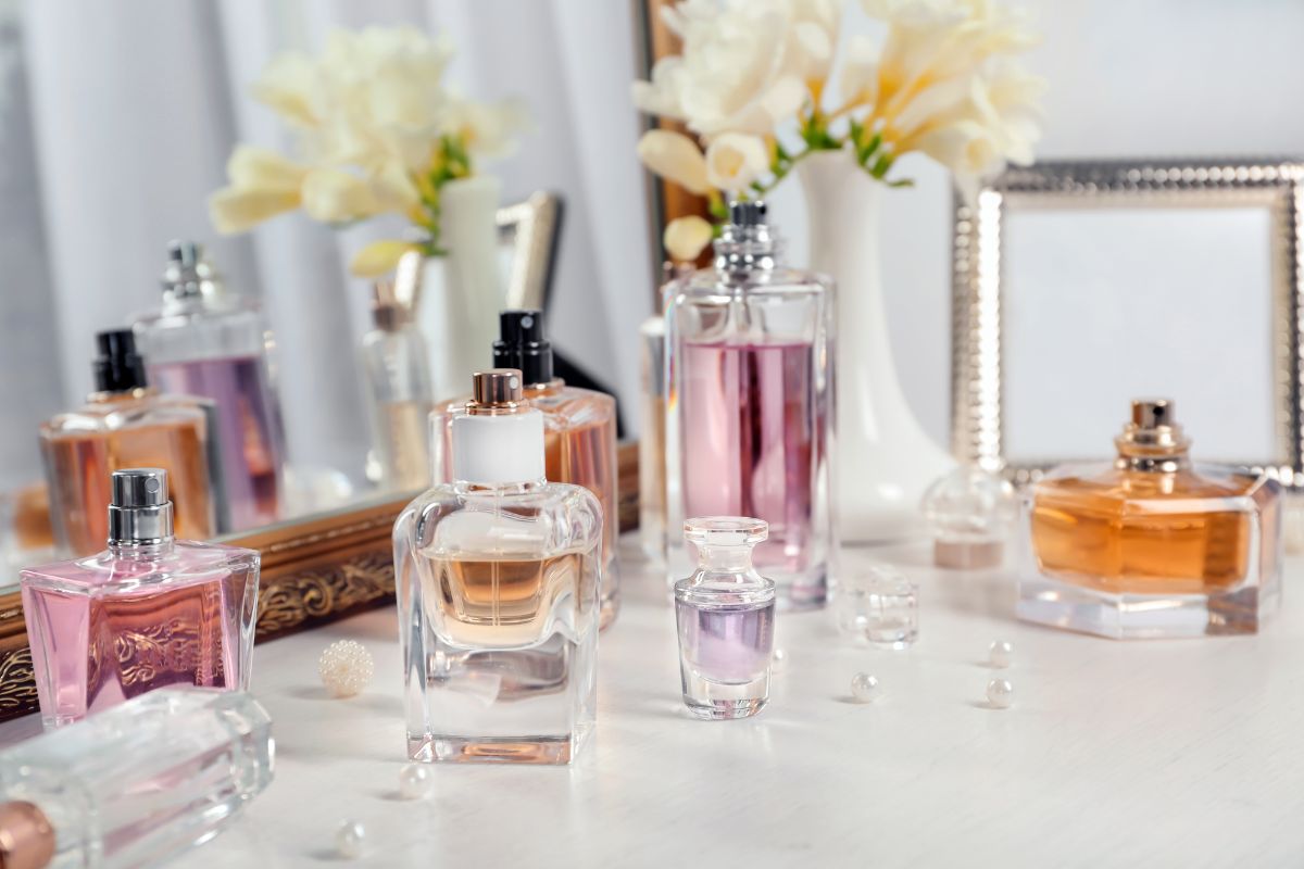 Perché i profumi non si dovrebbero tenere in bagno